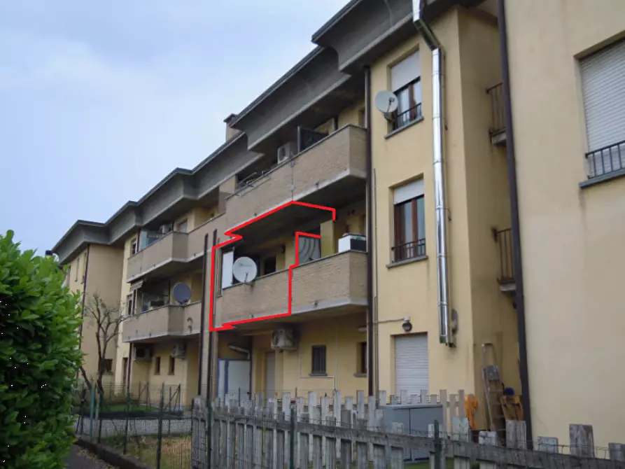 Immagine 1 di Appartamento in vendita  in via Deledda a Cavernago