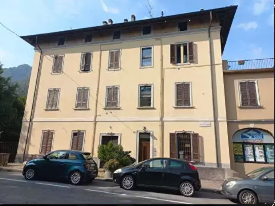 Immagine 1 di Appartamento in vendita  in Viale Alessandro Manzoni a Clusone