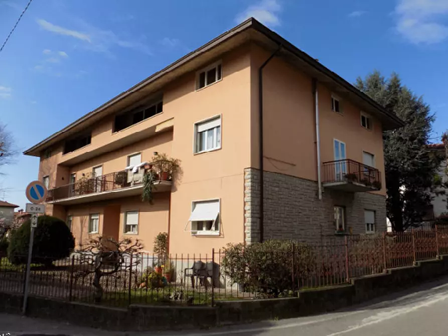 Immagine 2 di Stabile in vendita  in via Ponte della Regina a Almenno San Salvatore