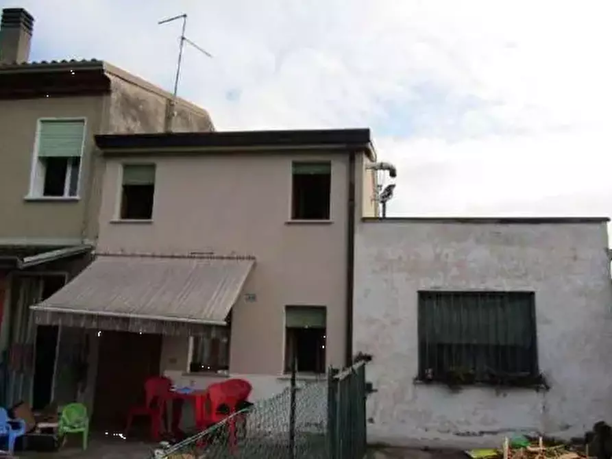 Immagine 1 di Casa indipendente in vendita  in Via Aleardo Aleardi a Castagnaro