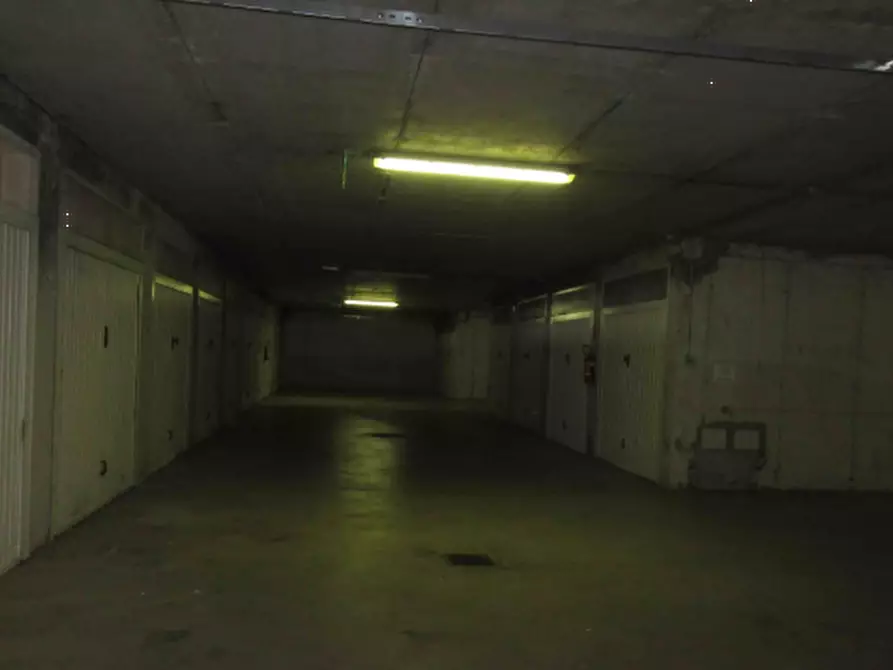 Immagine 2 di Garage in vendita  in Via Generale Dalla Chiesa a Piovene Rocchette
