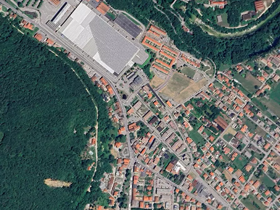 Immagine 4 di Garage in vendita  in Via Generale Dalla Chiesa a Piovene Rocchette