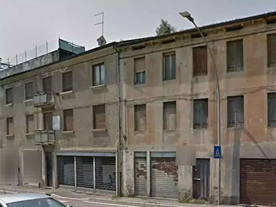 Immagine 1 di Stabile in vendita  in Via Alessandro Rossi a Piovene Rocchette
