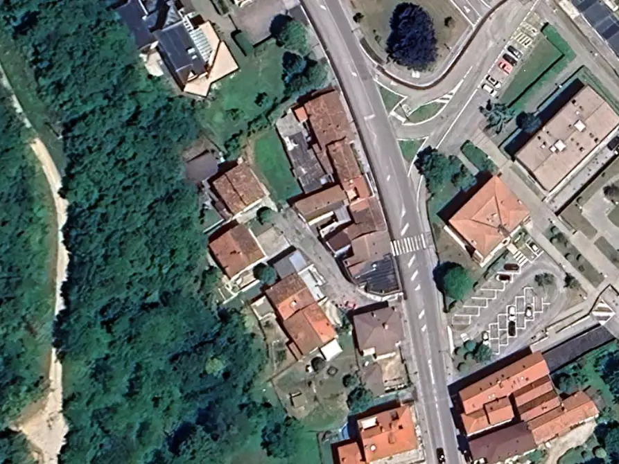 Immagine 7 di Stabile in vendita  in Via Alessandro Rossi a Piovene Rocchette