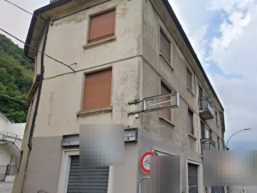 Immagine 10 di Stabile in vendita  in Via Alessandro Rossi a Piovene Rocchette