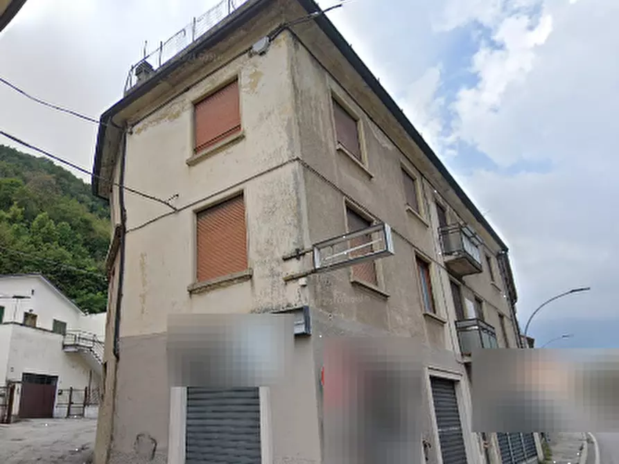 Immagine 11 di Stabile in vendita  in Via Alessandro Rossi a Piovene Rocchette
