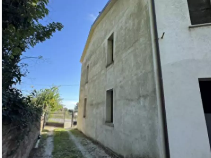 Immagine 1 di Appartamento in vendita  in Via Ravenna a Ferrara