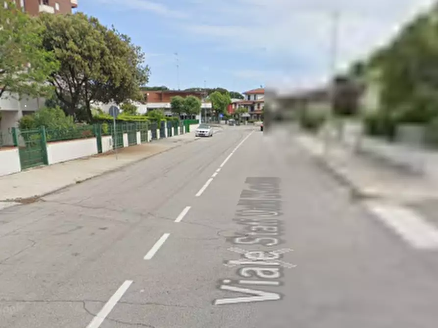 Immagine 11 di Negozio in vendita  in Viale Stati Uniti d'America a Comacchio