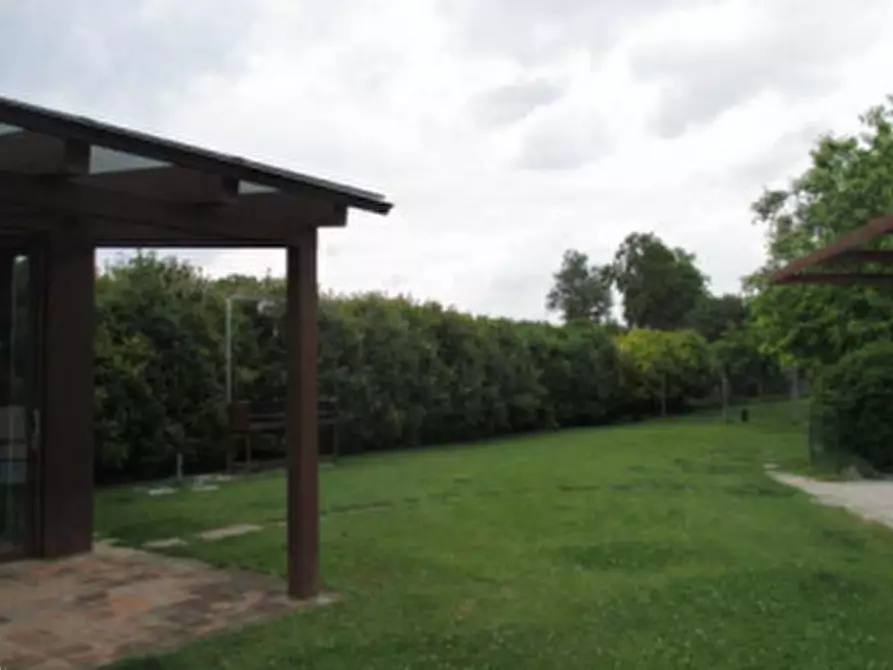 Immagine 9 di Appartamento in vendita  in Via cascina pascolo  a Romano Di Lombardia