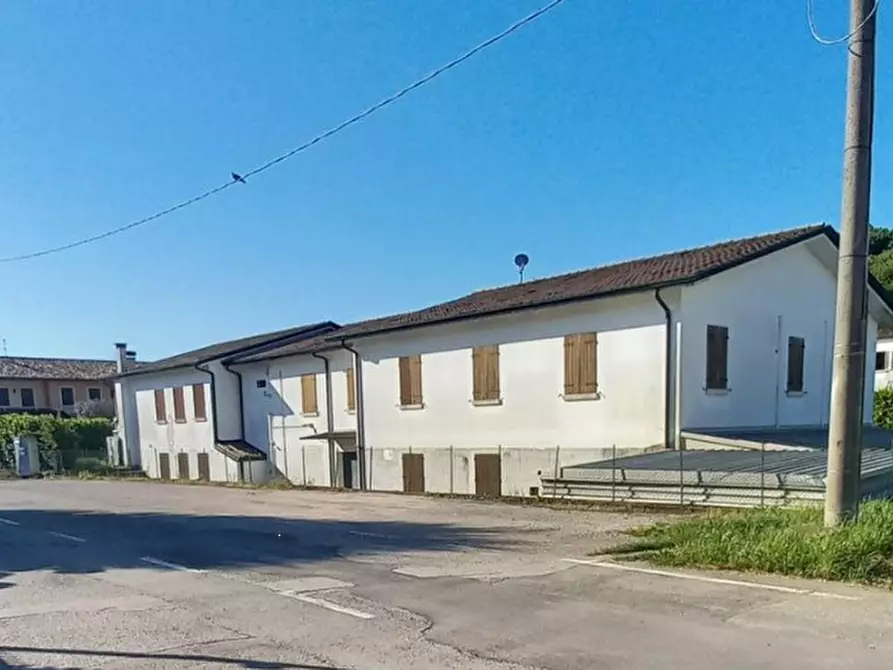 Immagine 1 di Laboratorio in vendita  in Via A.de Gasperi a Albettone