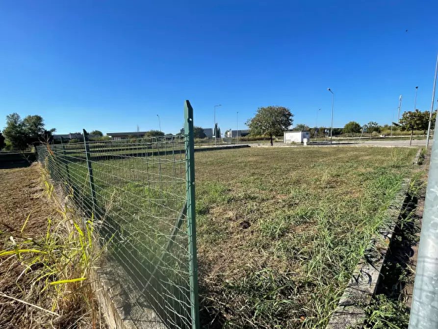 Immagine 1 di Terreno edificabile in vendita  in Via Giulio Pastore a Curtatone