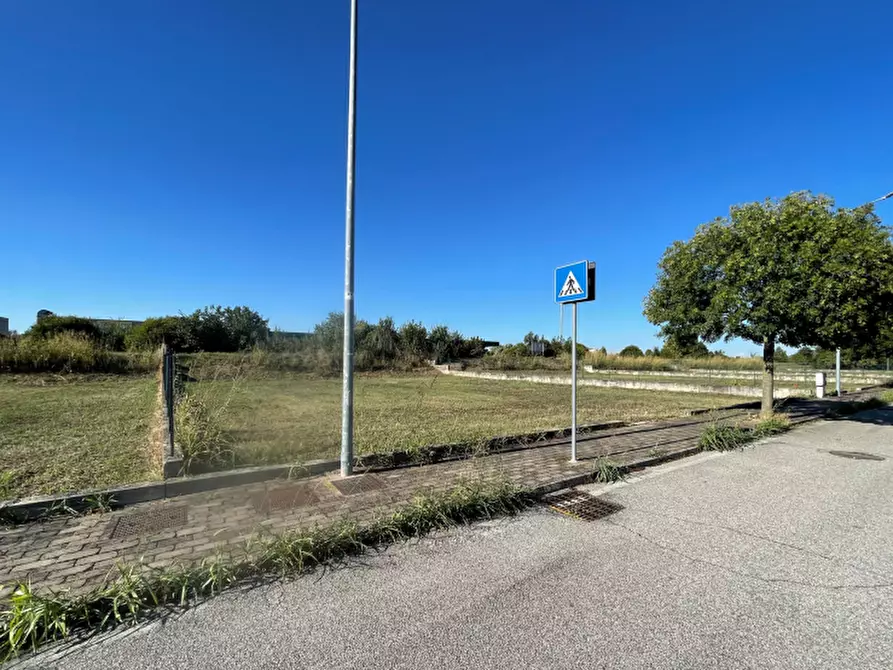 Immagine 1 di Terreno edificabile in vendita  in Via Madre Teresa Di Calcutta a Curtatone