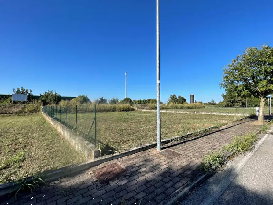 Immagine 4 di Terreno edificabile in vendita  in Via Madre Teresa Di Calcutta a Curtatone
