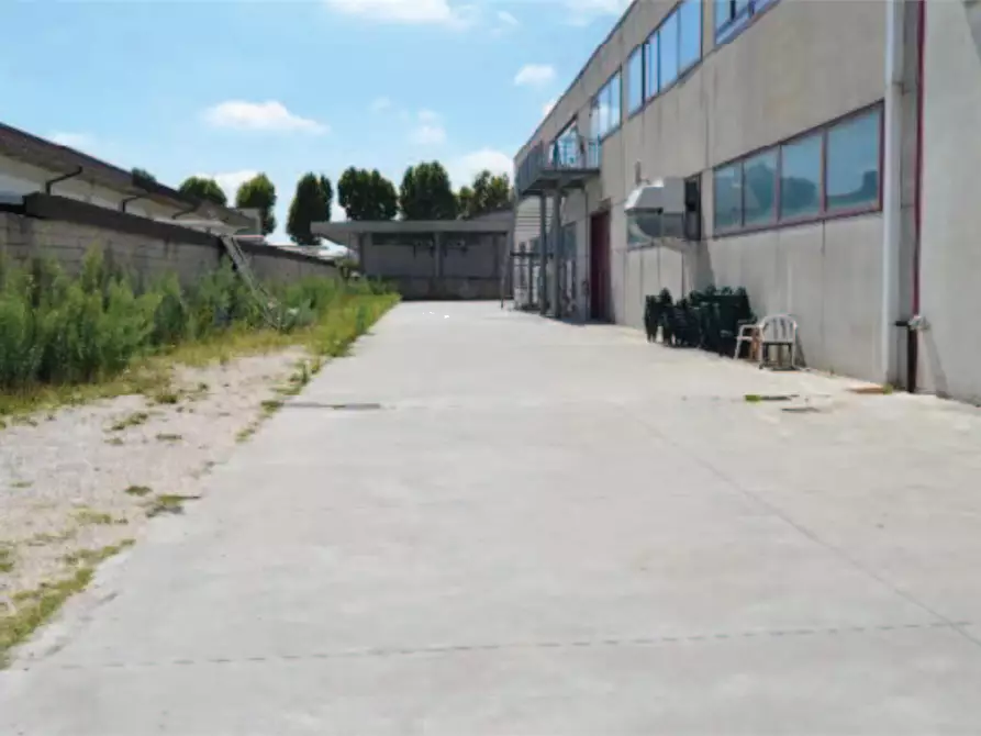 Immagine 4 di Stabile in vendita  in Via Bartolomeo Cristofori a Jesolo