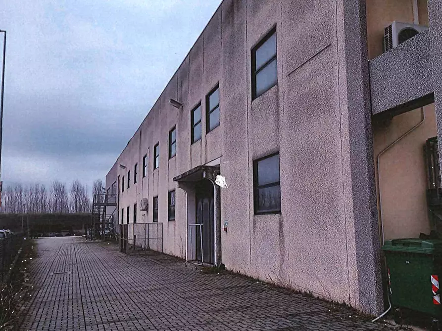 Immagine 6 di Appartamento in vendita  in Via Aldo Moro a Viadana