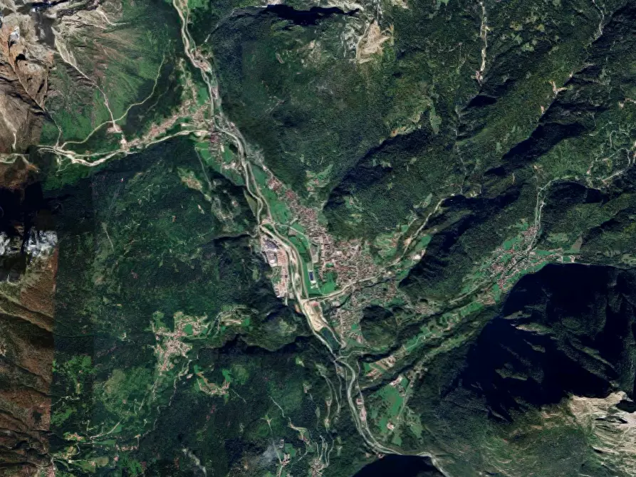 Immagine 7 di Negozio in vendita  in Via San Pietro a Agordo