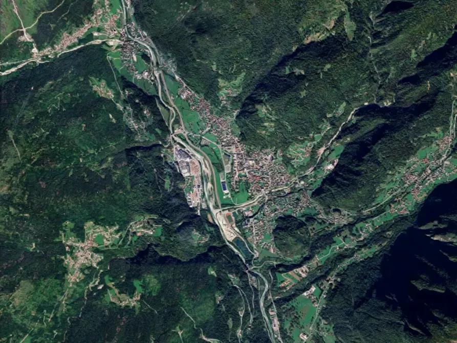 Immagine 8 di Negozio in vendita  in Via San Pietro a Agordo