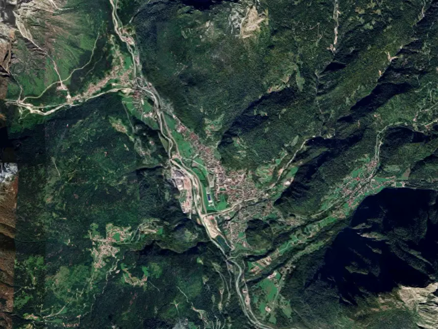 Immagine 9 di Negozio in vendita  in Via San Pietro a Agordo