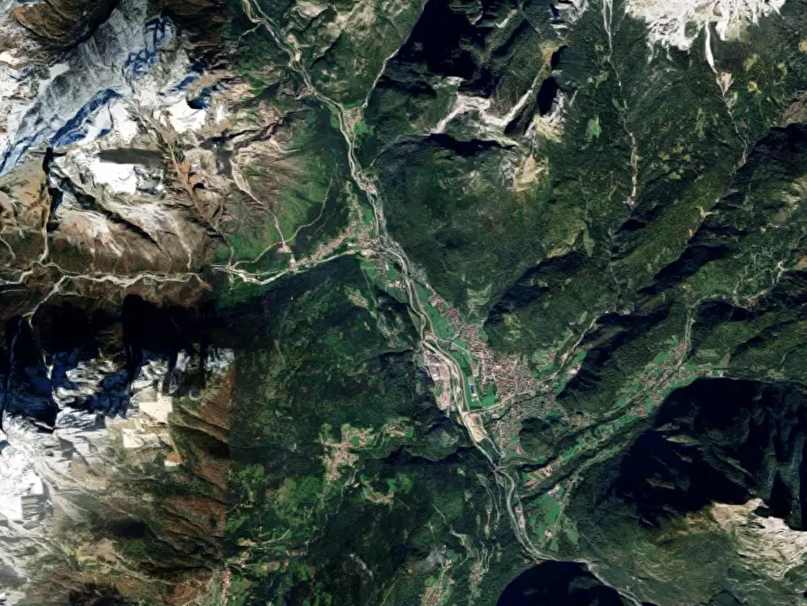 Immagine 10 di Negozio in vendita  in Via San Pietro a Agordo