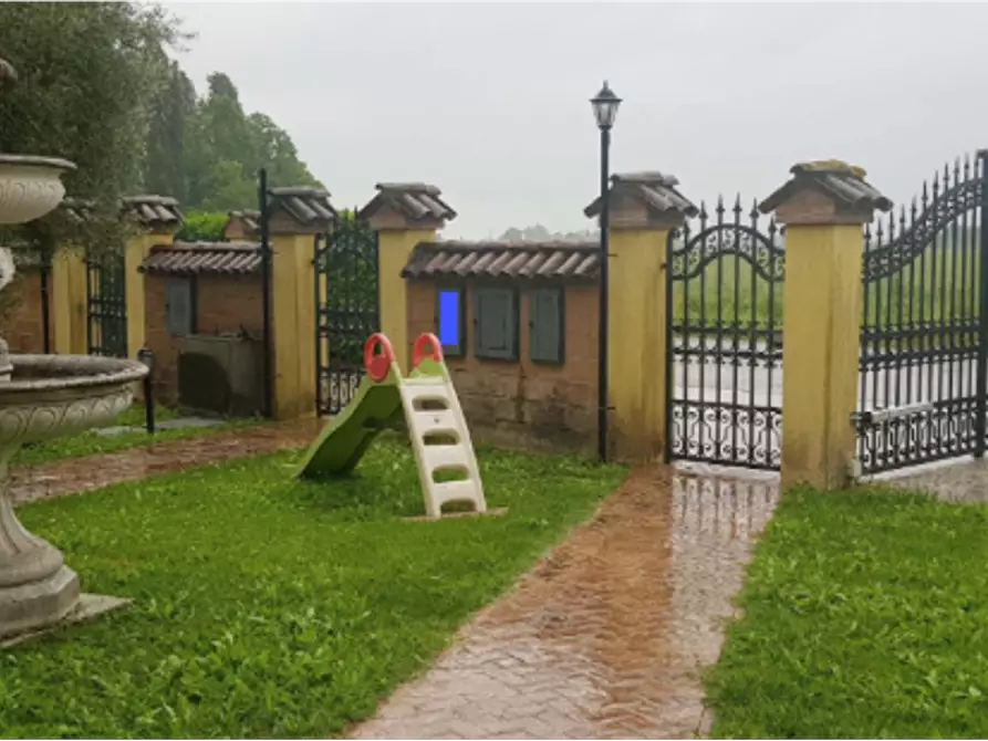 Immagine 5 di Villa in vendita  in Via Franchini a Bomporto