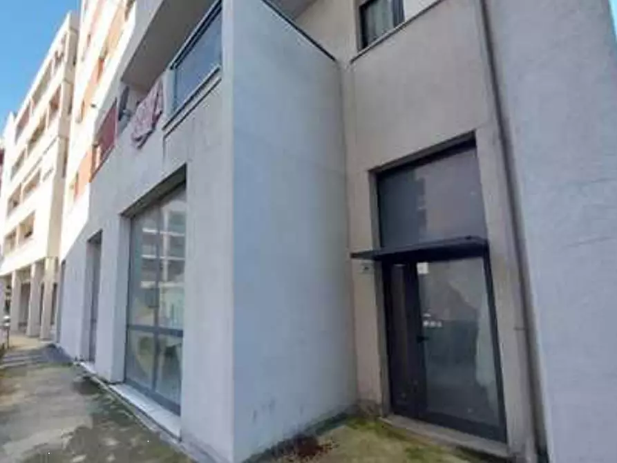 Immagine 2 di Negozio in vendita  in Corso Luigi Bazoli a Brescia