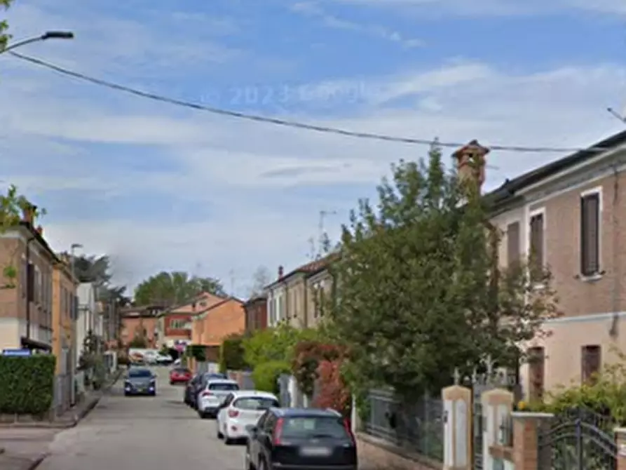 Immagine 12 di Negozio in vendita  in Via Borgo Punta a Ferrara