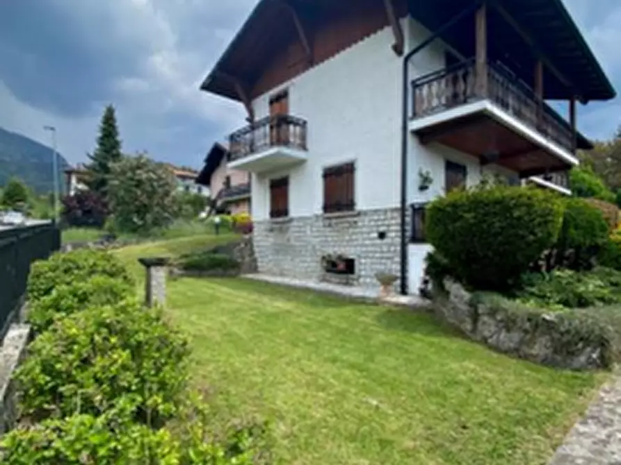 Immagine 2 di Porzione di villa in vendita  in Via Muglielmo Marconi  a Fino Del Monte