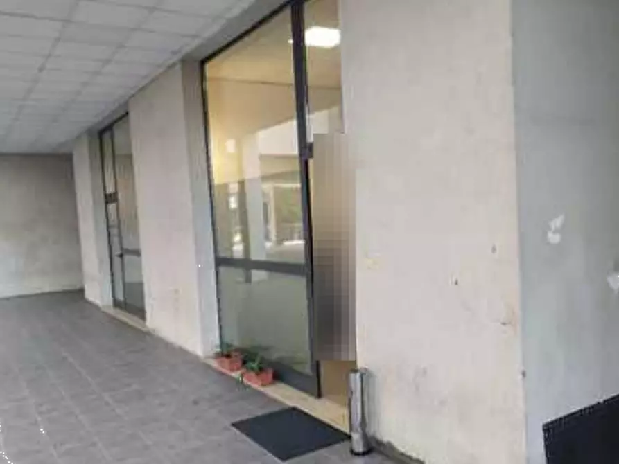 Immagine 1 di Negozio in vendita  in Corso Bazoli  a Brescia