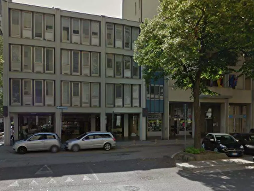 Immagine 1 di Negozio in vendita  in Corso del popolo a Venezia