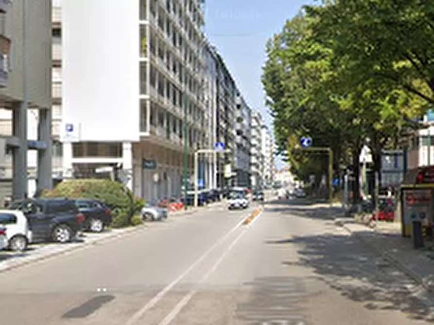 Immagine 5 di Negozio in vendita  in Corso del popolo a Venezia