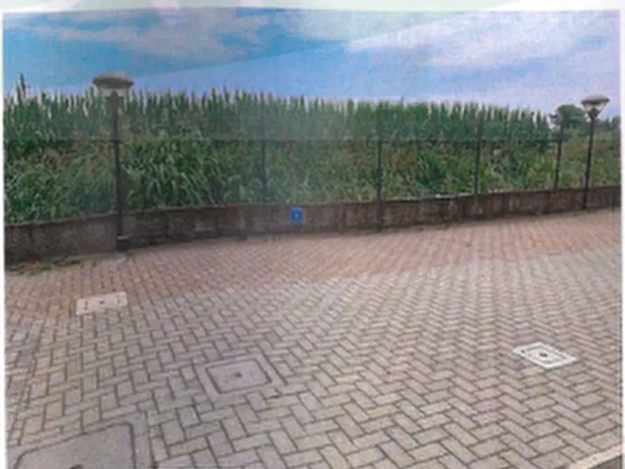 Immagine 10 di Appartamento in vendita  in Via Della Fontana a Lodi