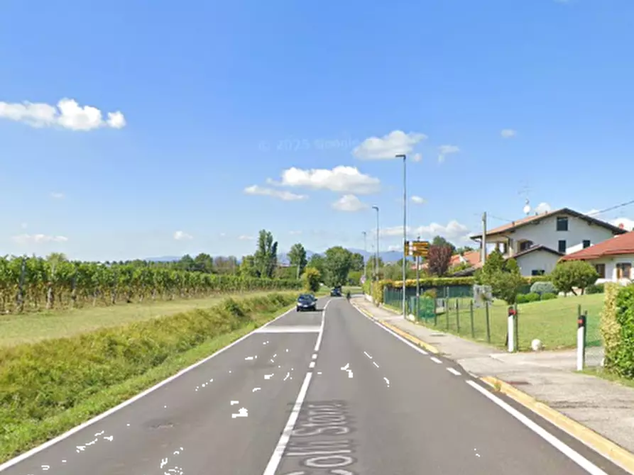 Immagine 2 di Stabile in vendita  in Via Colli Storici a Desenzano Del Garda