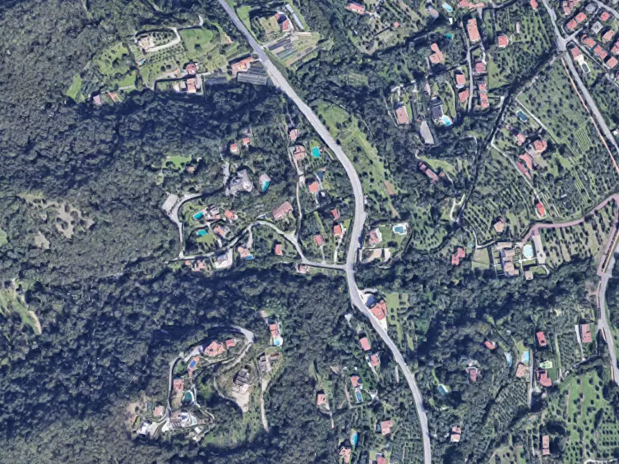 Immagine 2 di Negozio in vendita  in Via Bocca di Croce a Salò