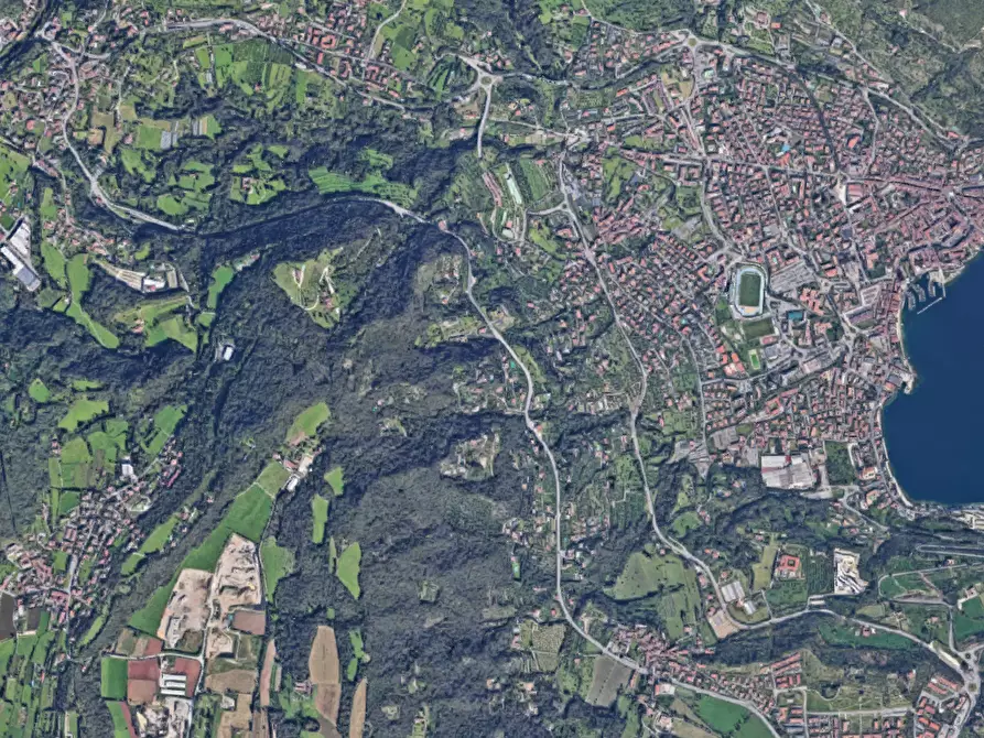 Immagine 7 di Negozio in vendita  in Via Bocca di Croce a Salò