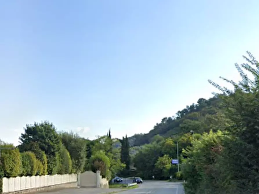 Immagine 9 di Negozio in vendita  in Via Bocca di Croce a Salò