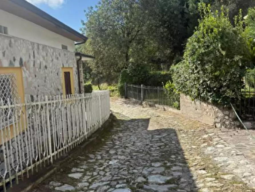 Immagine 2 di Casa bifamiliare in vendita  in Via Panoramica a Gardone Riviera