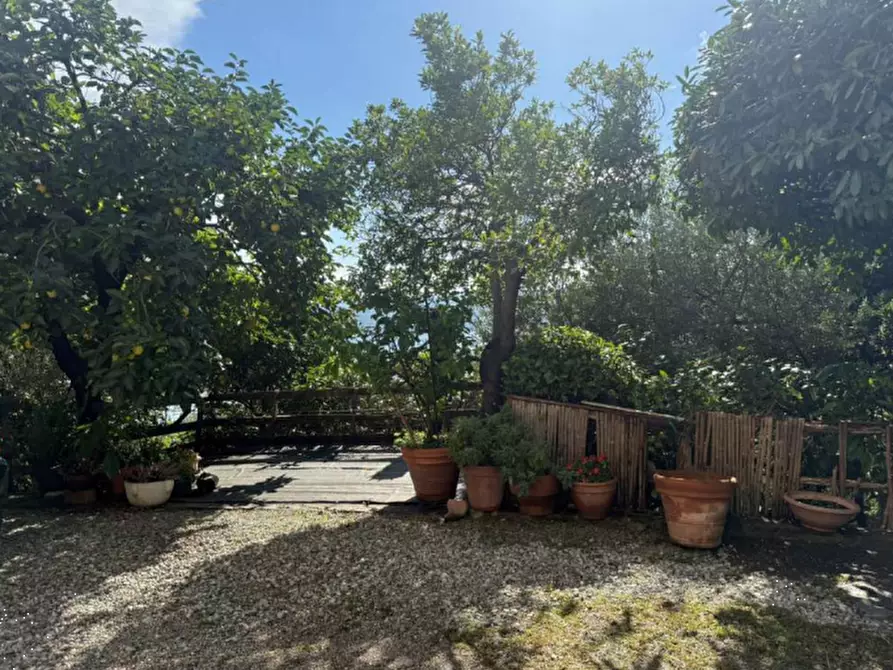 Immagine 3 di Casa bifamiliare in vendita  in Via Panoramica a Gardone Riviera