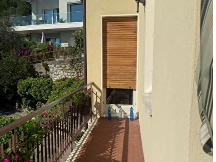 Immagine 8 di Casa bifamiliare in vendita  in Via Panoramica a Gardone Riviera