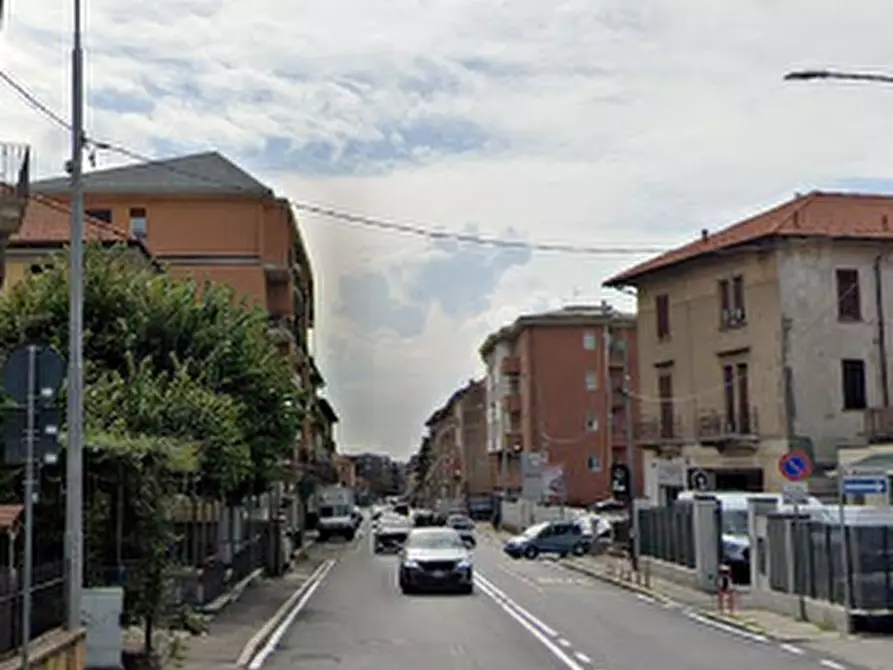 Immagine 4 di Negozio in vendita  in Via Valganna a Varese