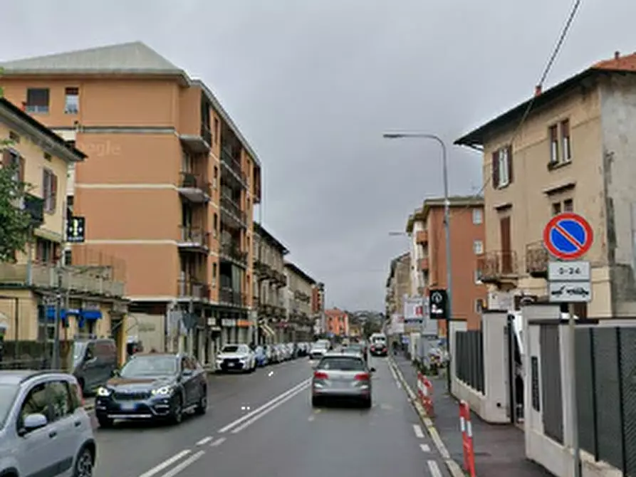 Immagine 5 di Negozio in vendita  in Via Valganna a Varese