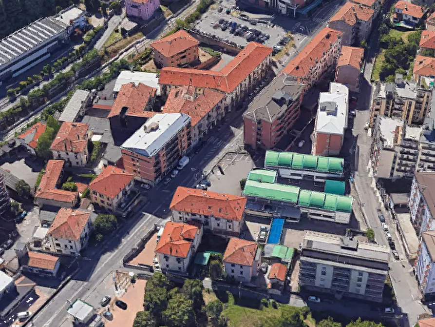 Immagine 9 di Negozio in vendita  in Via Valganna a Varese