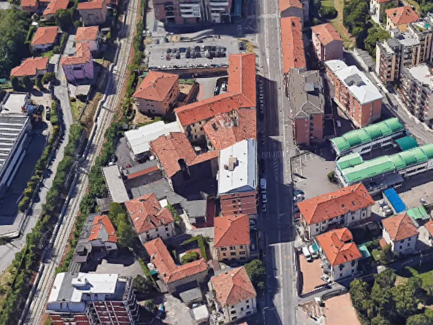 Immagine 14 di Negozio in vendita  in Via Valganna a Varese