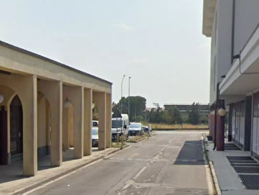 Immagine 4 di Laboratorio in vendita  in Via Achille Pozzi a Carpenedolo