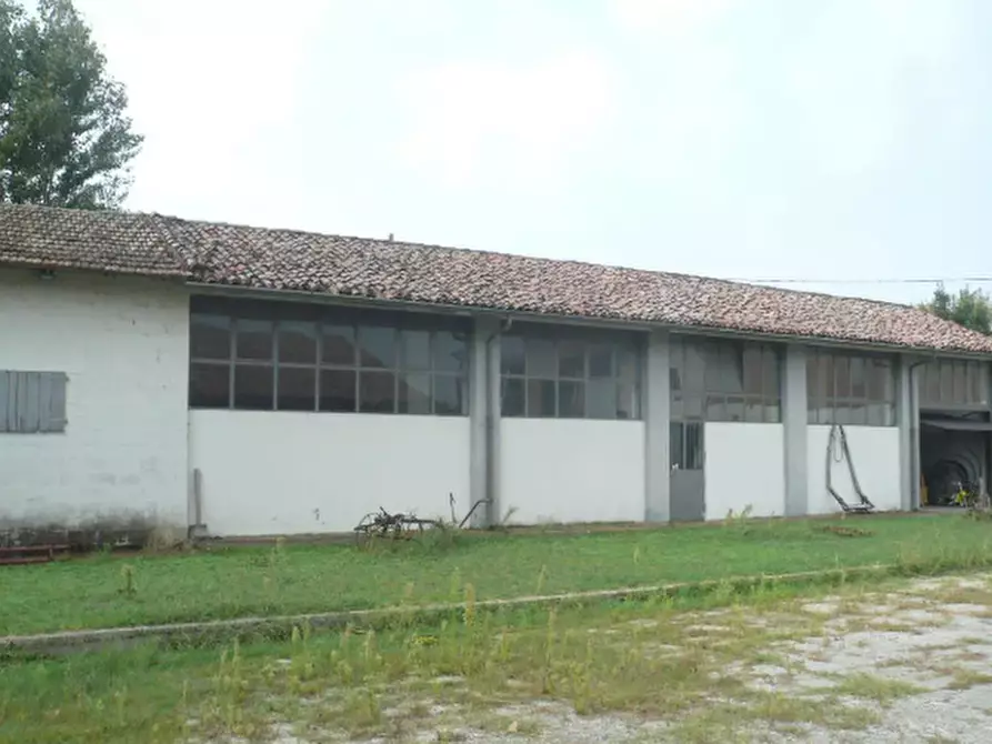 Immagine 8 di Rustico / casale in vendita  in Via Mezzanone a Caselle Landi