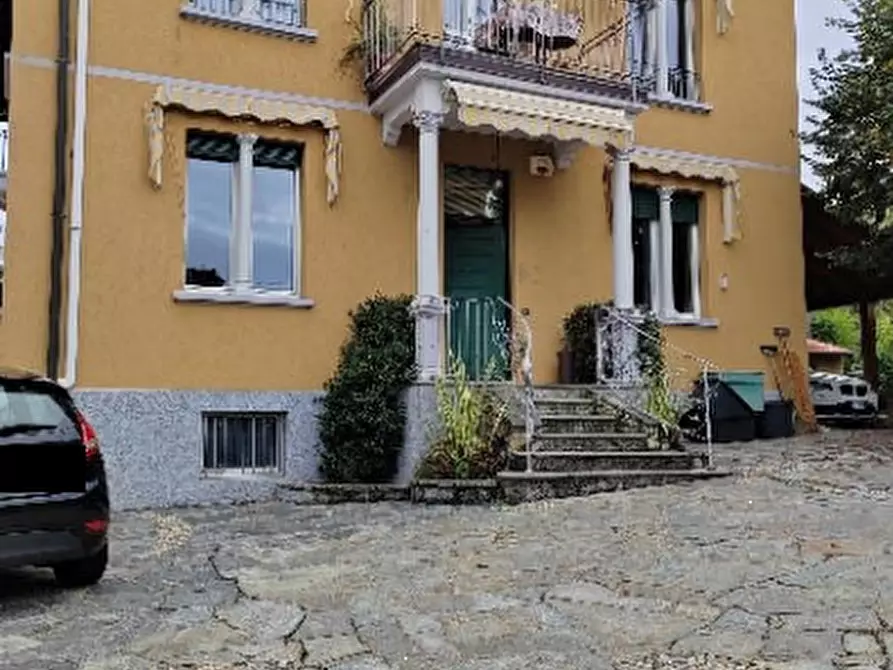 Immagine 2 di Casa indipendente in vendita  in Via Rossi  a Gavirate