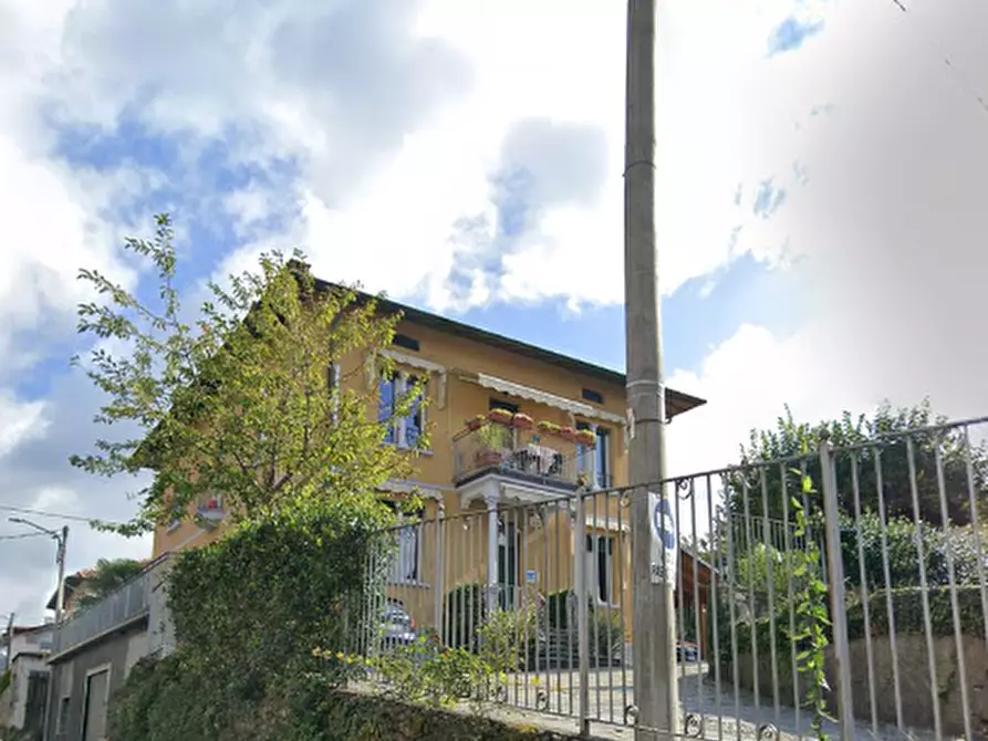 Immagine 5 di Casa indipendente in vendita  in Via Rossi  a Gavirate