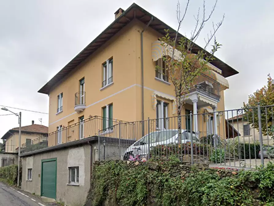 Immagine 6 di Casa indipendente in vendita  in Via Rossi  a Gavirate