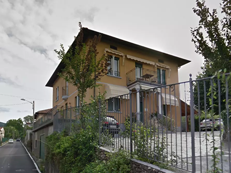 Immagine 10 di Casa indipendente in vendita  in Via Rossi  a Gavirate