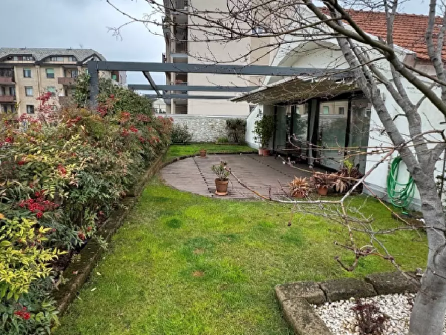 Immagine 5 di Laboratorio in vendita  in Via Vincenzo Bellini a Busto Arsizio