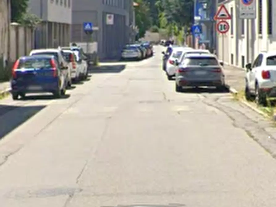 Immagine 10 di Laboratorio in vendita  in Via Vincenzo Bellini a Busto Arsizio